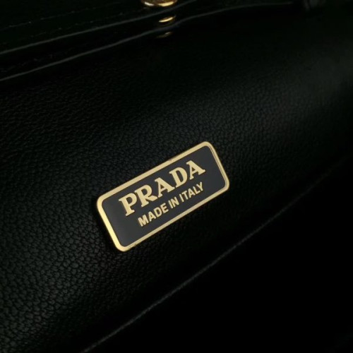 Pra*a-bag-70