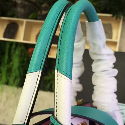 Pra*a-esplanade-replica-bag-pink