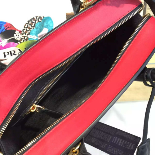 Pra*a-esplanade-replica-bag-red-3