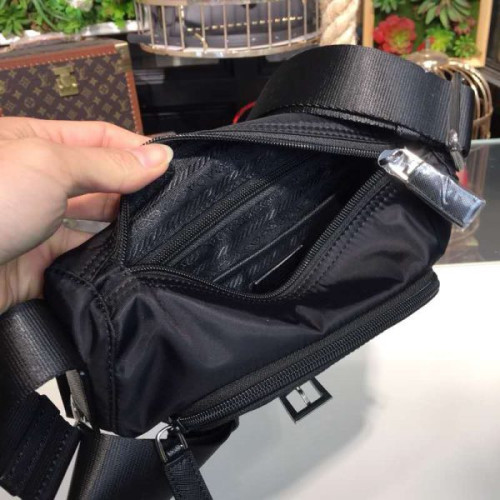 Pra*a-messenger-bags