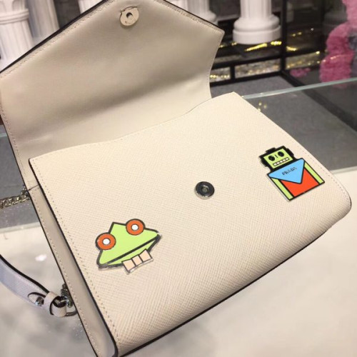 Pra*a-monochrome-logo-3