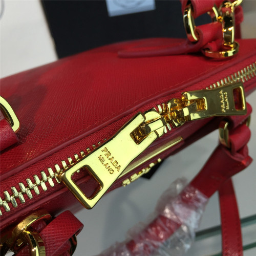 Pra*a-promenade-bag-replica-bag-red
