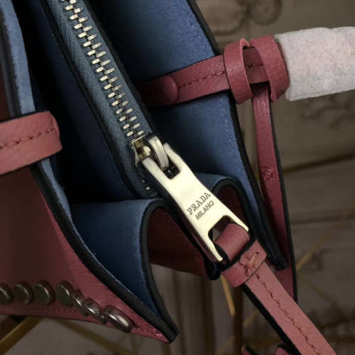 Pra*a-shoulder-bag-9